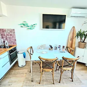 https://superbe-appartement-avec-vue-mer-et-terrasse.fr-provencehotel.com